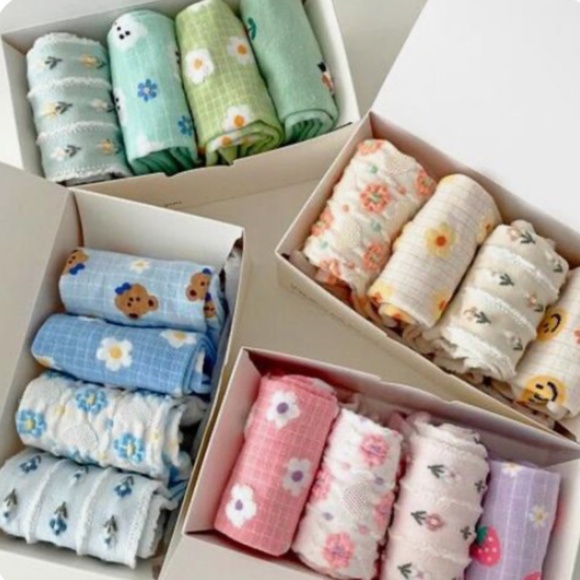 MYSTERY SOCKS SET - 4 PAIRS - Picture 1 of 1